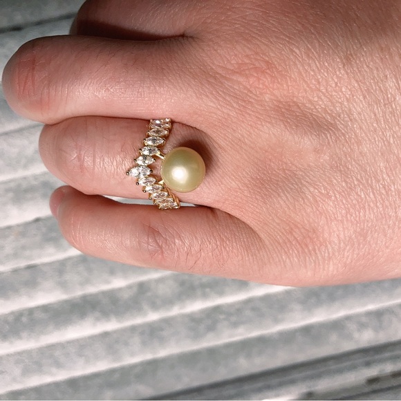 Golden Pearl With Diamond Ring - Picture 4 of 4